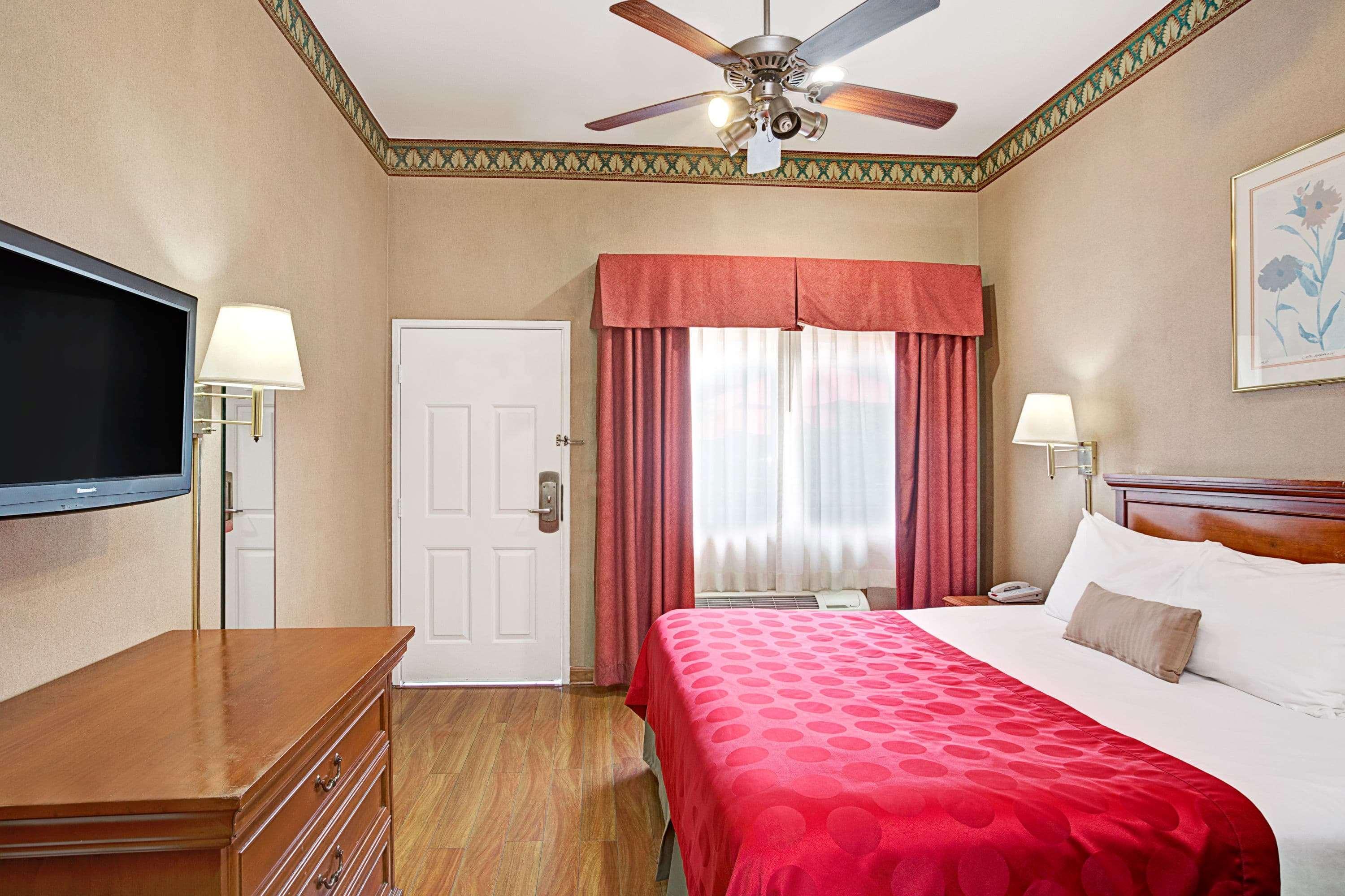 Ramada By Wyndham Redondo Beach Exterior foto
